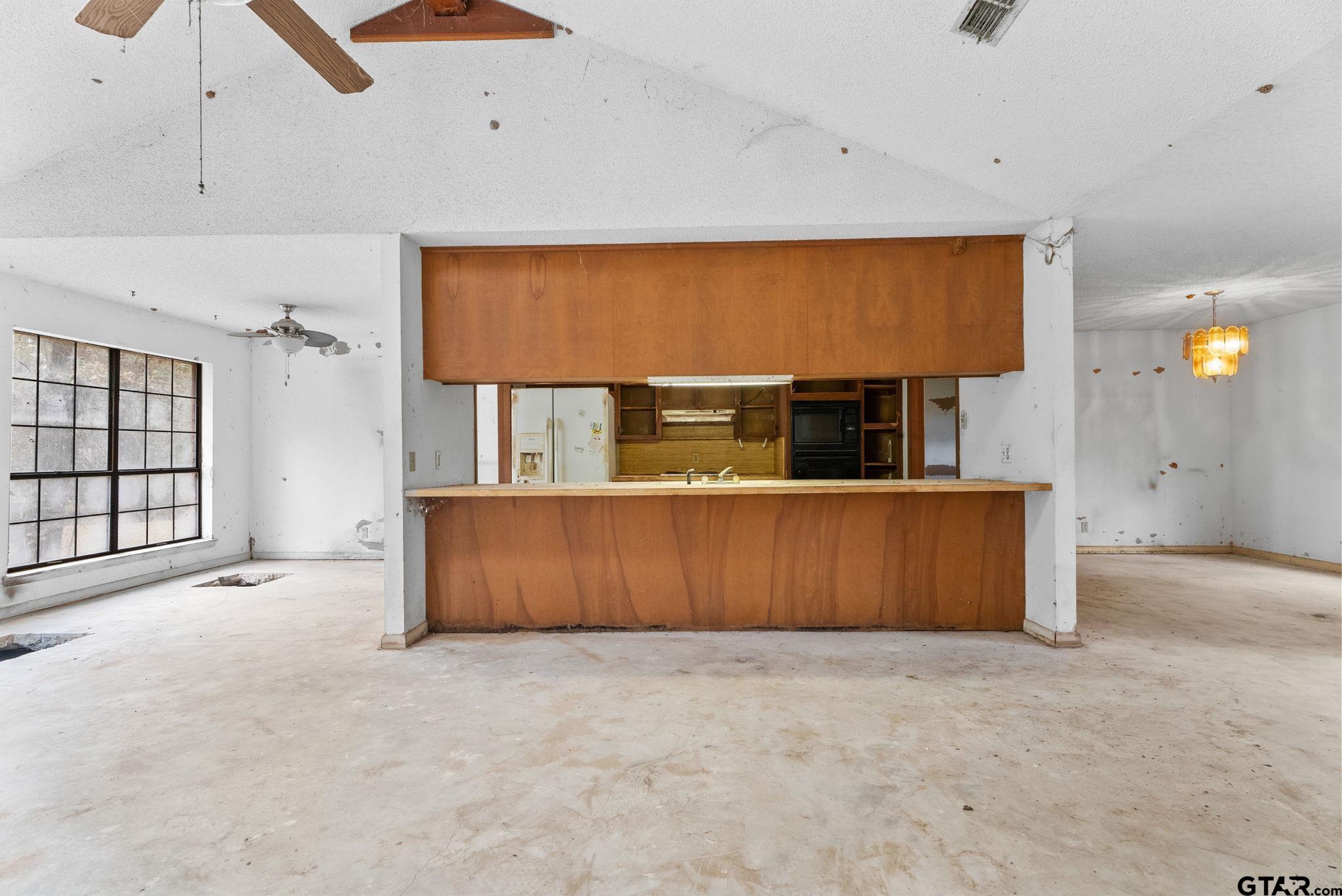 21135 County Road 1291 Flint, TX 75762 - Photo 13 of 25 a view of room