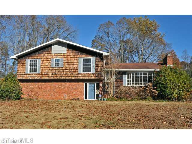 210 Wicklow Road Winston-Salem, NC 27106 - Photo 1 of 13 Exterior Front.