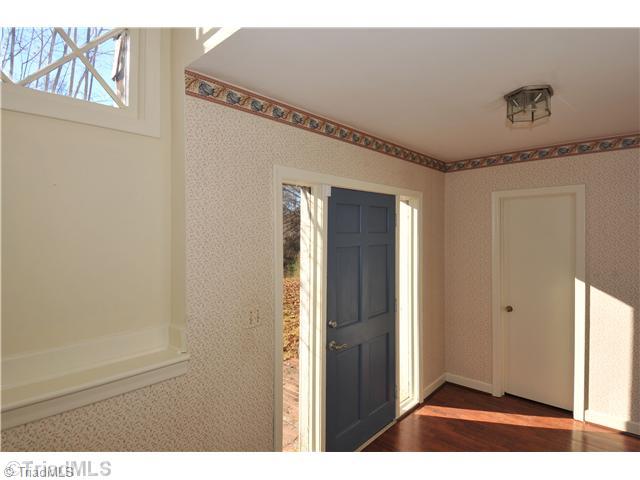 210 Wicklow Road Winston-Salem, NC 27106 - Photo 9 of 13 Entry.