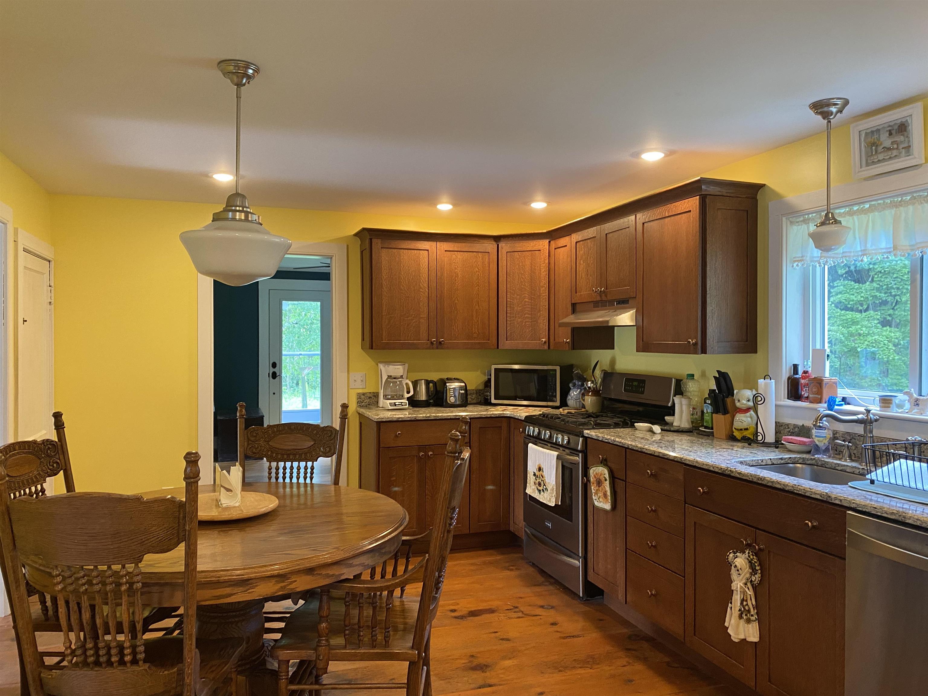 209 Hillside Road Poultney, VT 05764 - Photo 8 of 37