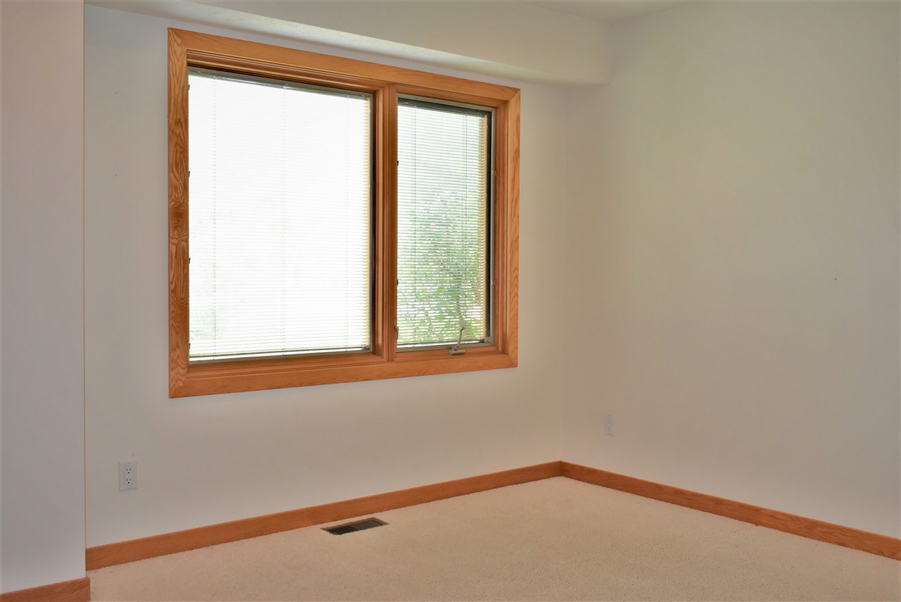 6501 Mission Ridge Traverse City, MI 49686 - Photo 21 of 45 1875120-20.JPG