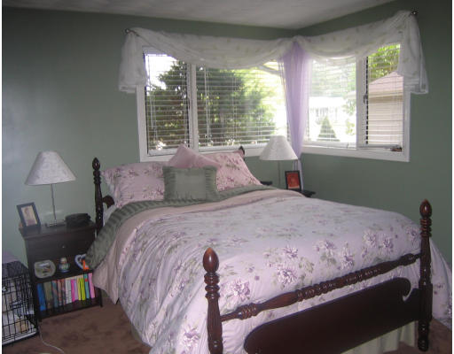 22 Donna Road Framingham, MA 01701 - Photo 5 of 6 Gallery Image 5