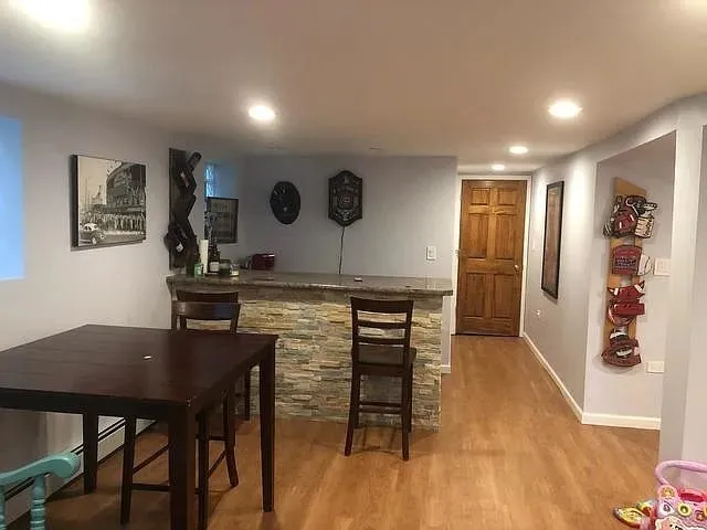 $2,100 | 5106 West Sunnyside Avenue, Unit 1, Chicago, IL 60630