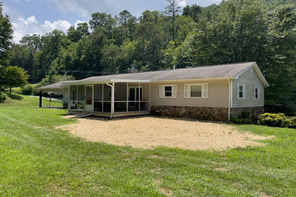 2140 Snowbird Road Robbinsville, NC 28771 - Photo 31 of 33 Gallery Image 31