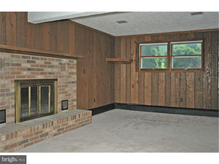 290 Kunkel Road Kutztown, PA 19530 - Photo 11 of 15 Family Room