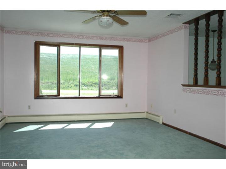 290 Kunkel Road Kutztown, PA 19530 - Photo 3 of 15 Living Room