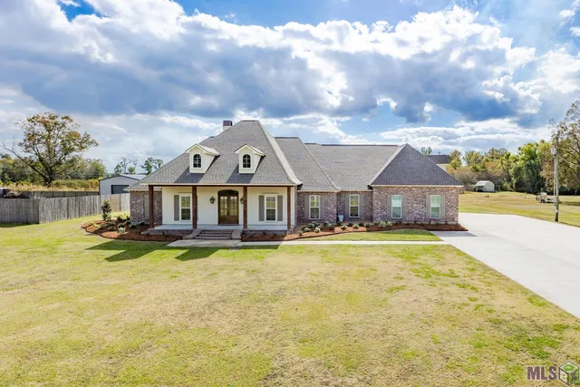 $850,000 | 9527 Burnside Road, Erwinville, LA 70729