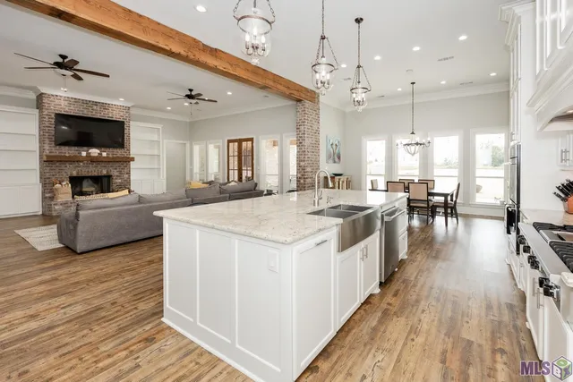 $850,000 | 9527 Burnside Road, Erwinville, LA 70729