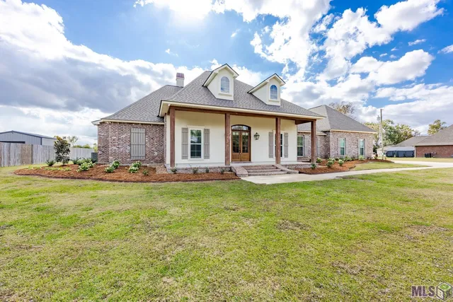 $850,000 | 9527 Burnside Road, Erwinville, LA 70729