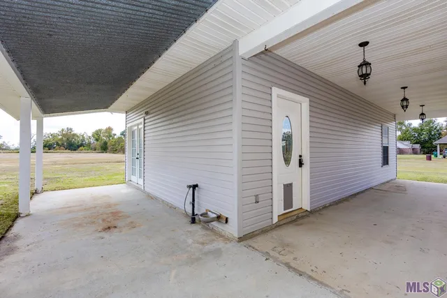 $850,000 | 9527 Burnside Road, Erwinville, LA 70729