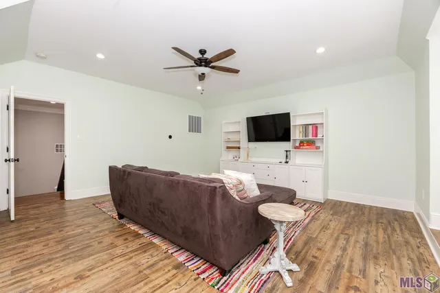 $850,000 | 9527 Burnside Road, Erwinville, LA 70729