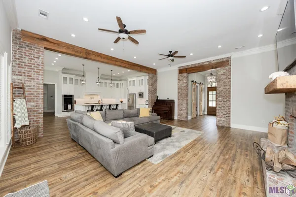 $845,000 | 9527 Burnside Road, Erwinville, LA 70729