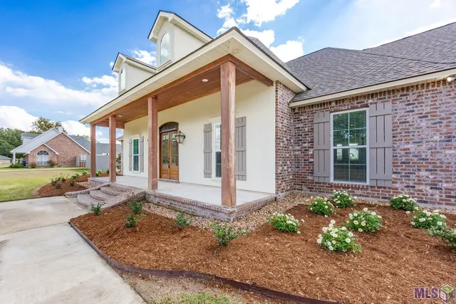 $850,000 | 9527 Burnside Road, Erwinville, LA 70729