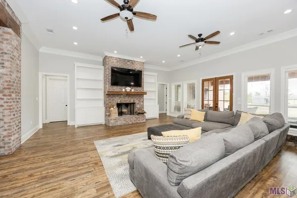 $845,000 | 9527 Burnside Road, Erwinville, LA 70729