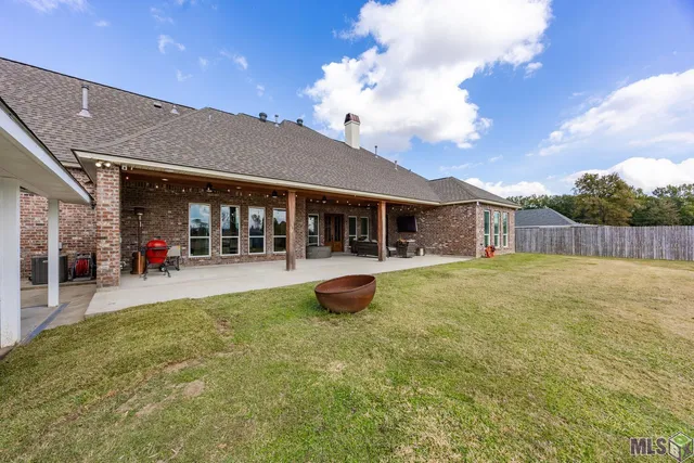 $850,000 | 9527 Burnside Road, Erwinville, LA 70729