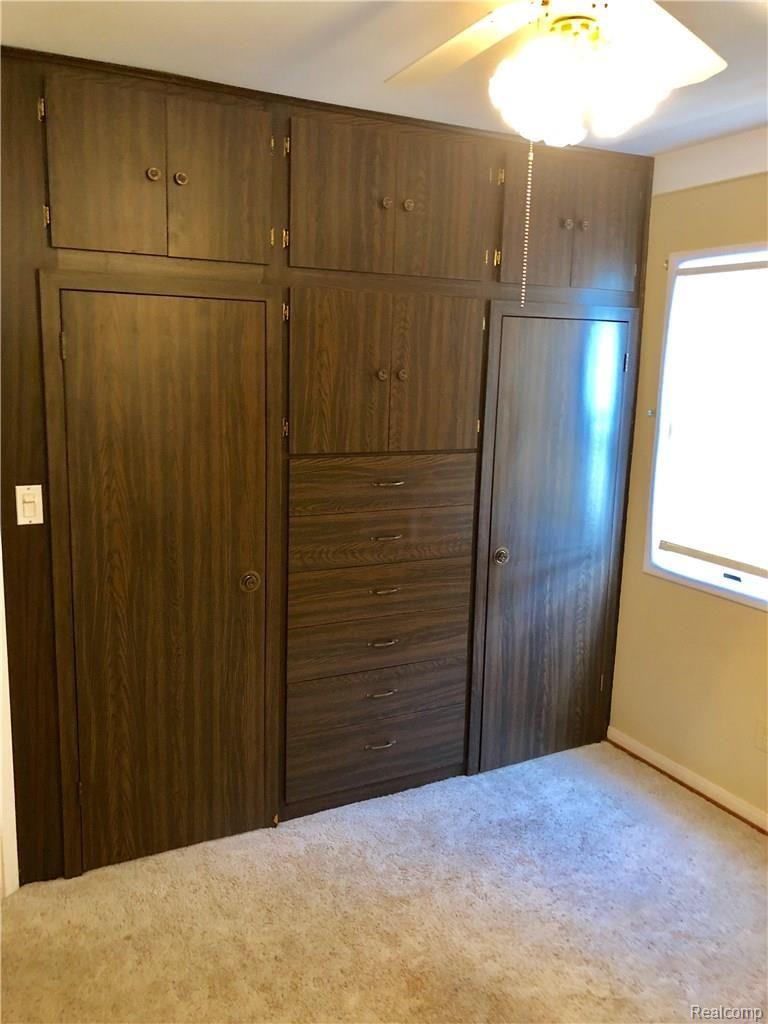 9285 Rosedale Boulevard Allen Park, MI 48101 - Photo 11 of 38 IMG_1140.jpg