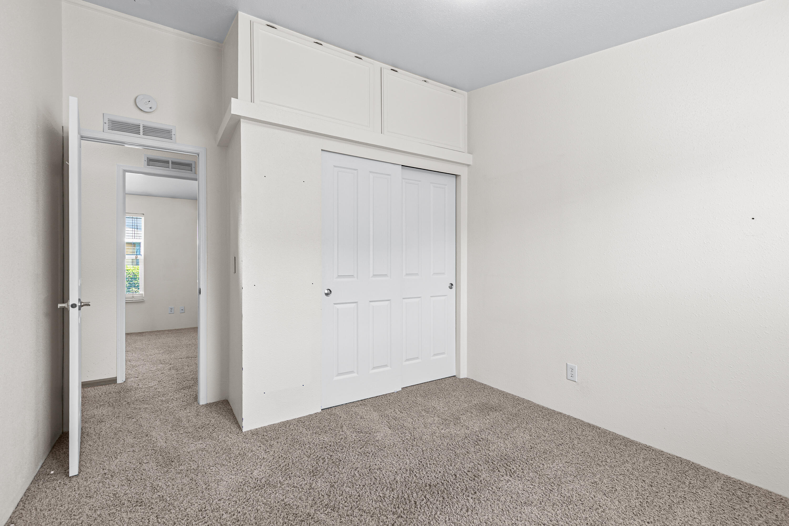 555 Freeman Road, Unit 251 Central Point, OR 97502 - Photo 15 of 30 Bedroom 1