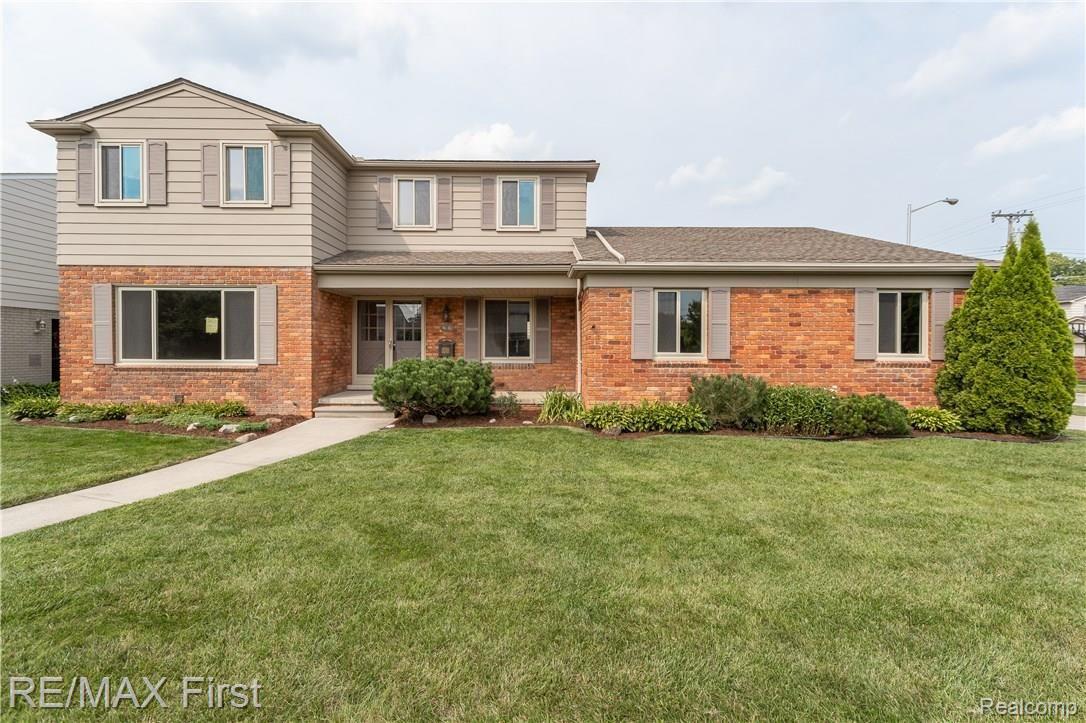 676 Canterbury Road Grosse Pointe, MI 48236 - Photo 1 of 34 A53I9835 (1).jpg
