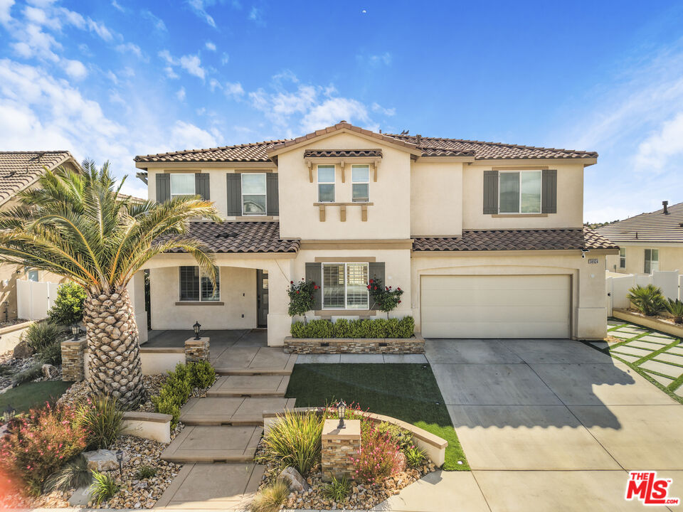 24477 Oneida Street Moreno Valley, CA 92553 - Photo 41 of 51 a front view of a house with a yard