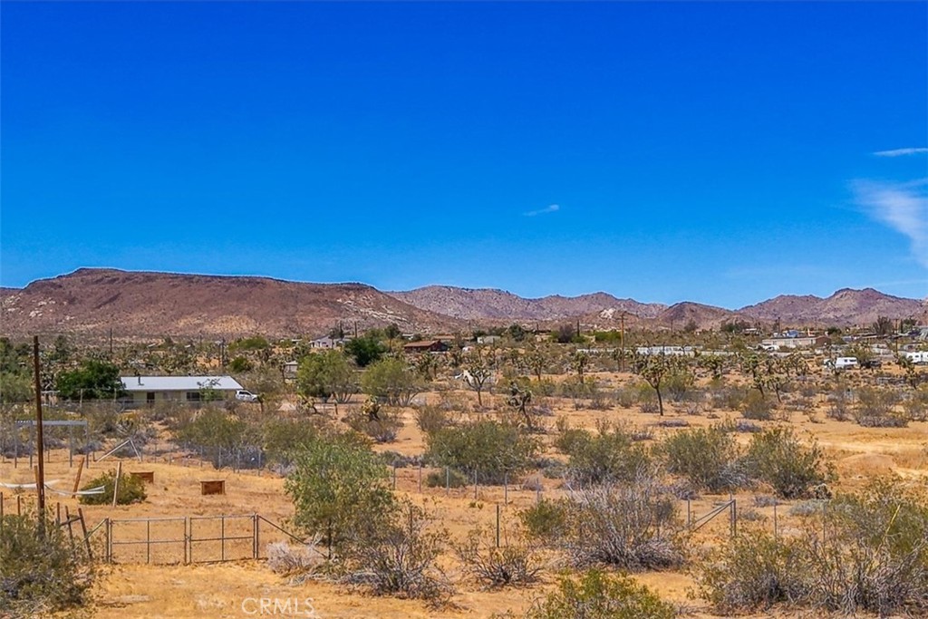55926 Tanager Road Yucca Valley, CA 92284 - Photo 16 of 24 Gallery Image 16