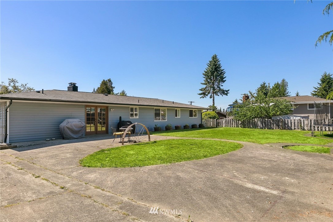 1710 Edmonds Avenue Northeast Renton, WA 98056 - Photo 22 of 24
