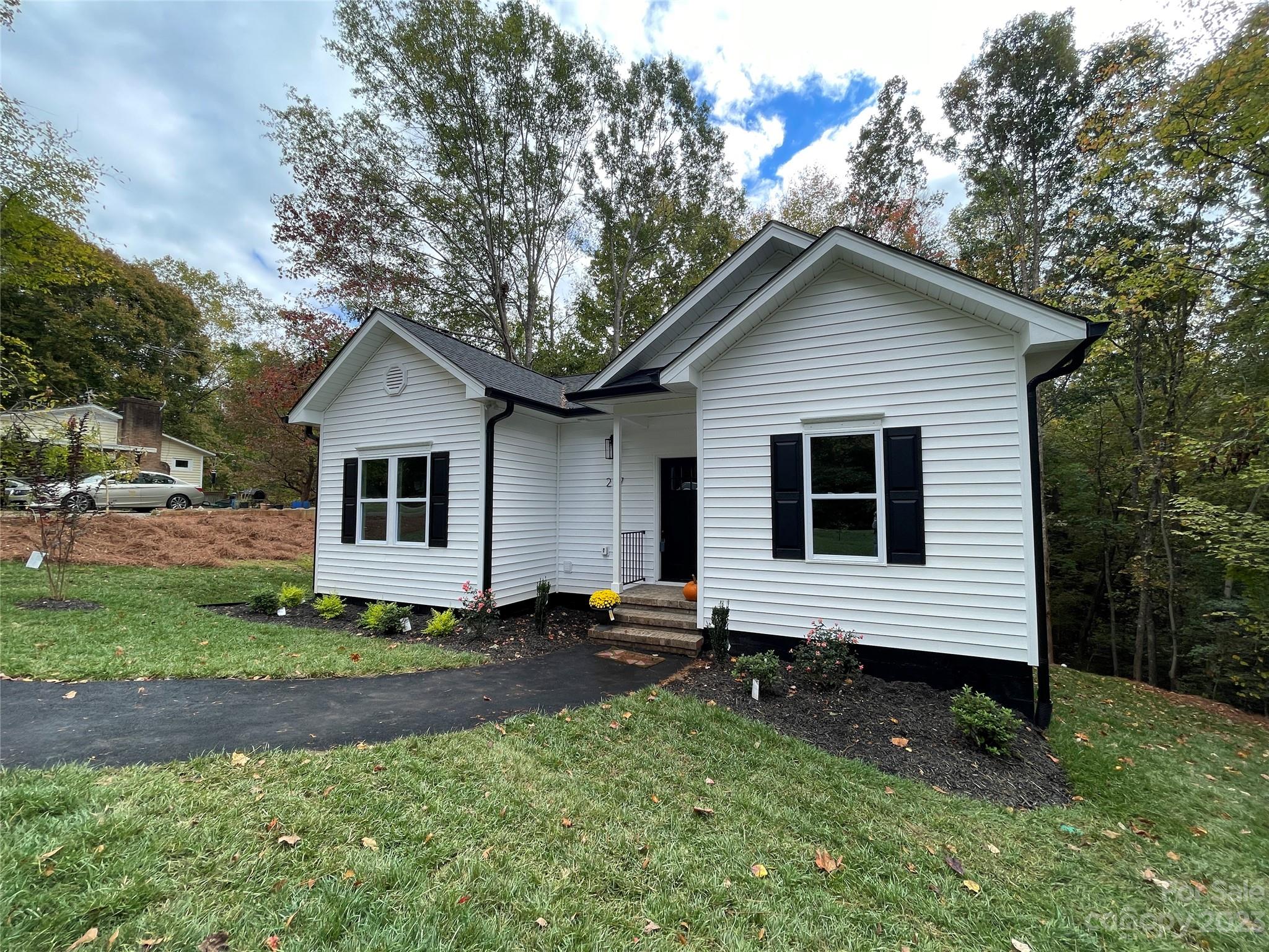 237 Spring Shore Road Statesville, NC 28677 - Photo 1 of 34 Gallery Image 1
