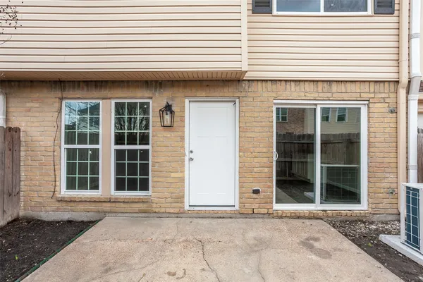 $1,600 | 972 Park Meadow Drive, Beaumont, TX 77706