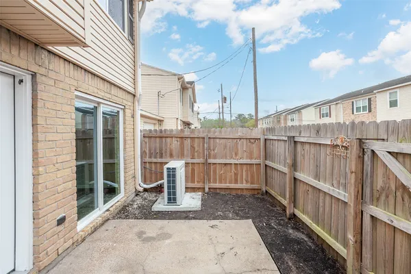 $1,600 | 972 Park Meadow Drive, Beaumont, TX 77706