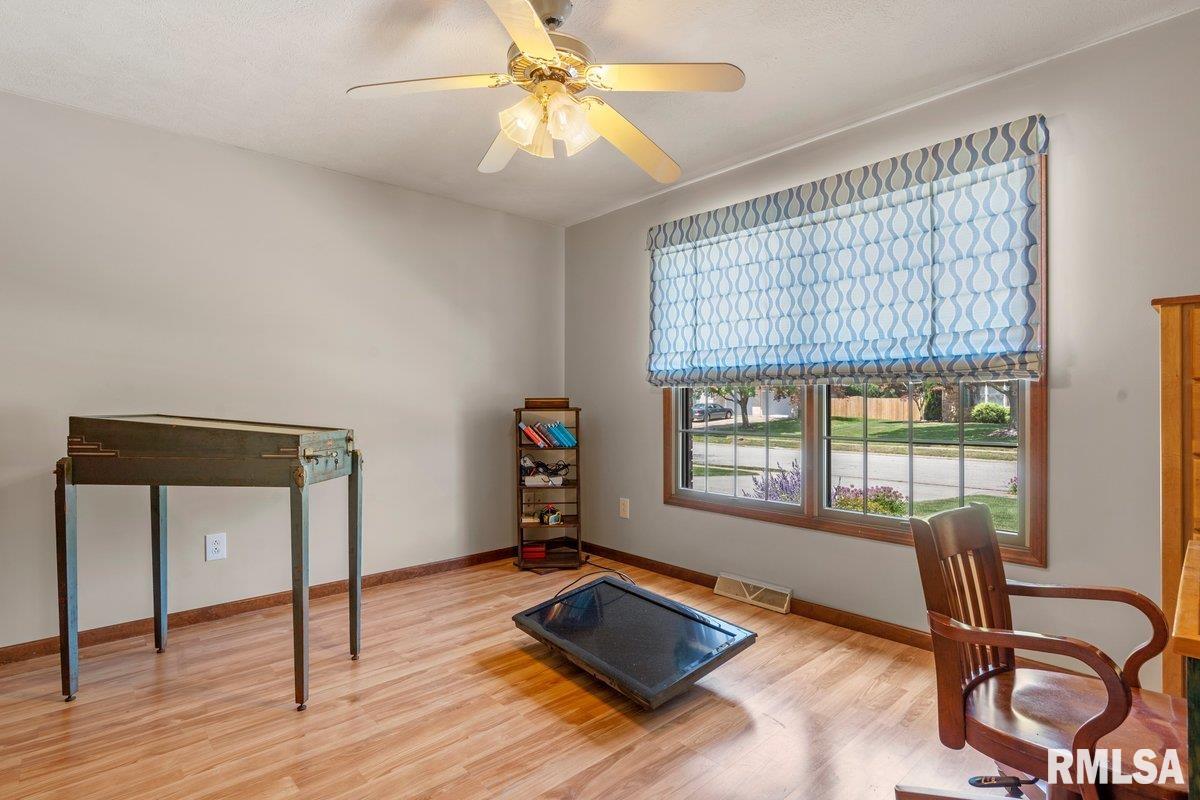 2316 Mallard Pointe Court Springfield, IL 62712 - Photo 15 of 48