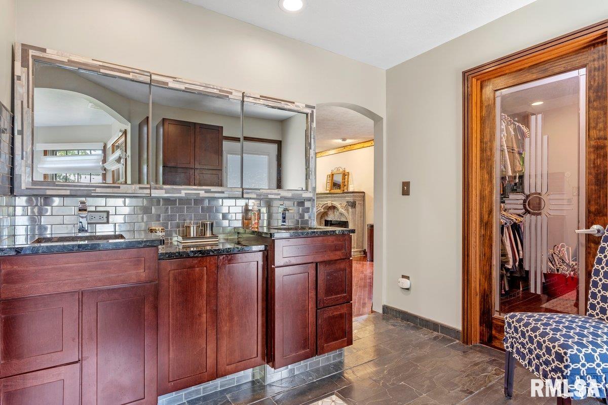 2316 Mallard Pointe Court Springfield, IL 62712 - Photo 25 of 48
