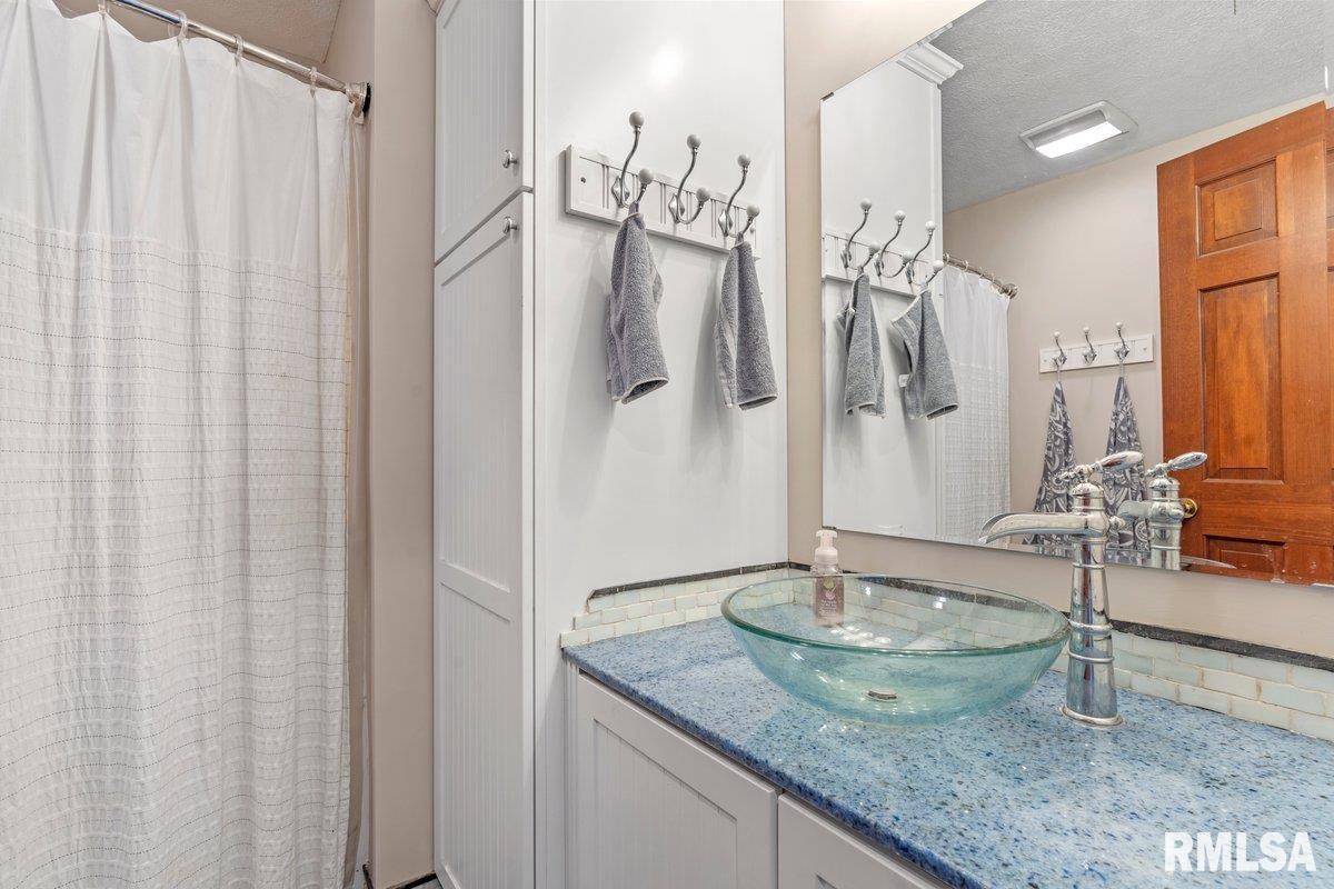 2316 Mallard Pointe Court Springfield, IL 62712 - Photo 34 of 48