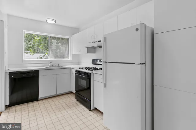 $239,000 | 10626 Weymouth Street, Unit 204, Bethesda, MD 20814