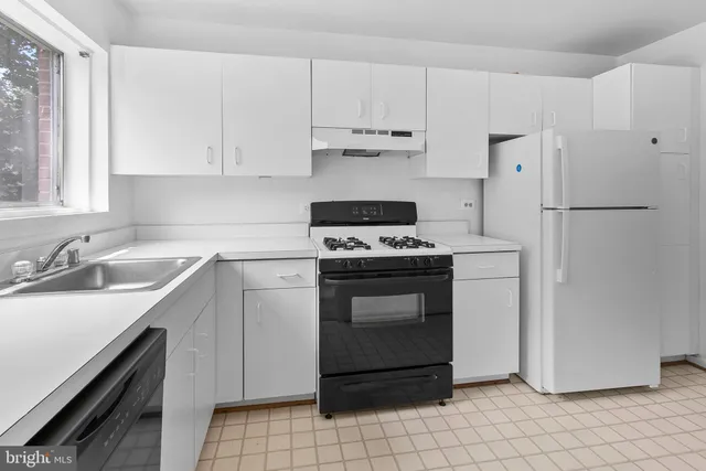 $239,000 | 10626 Weymouth Street, Unit 204, Bethesda, MD 20814