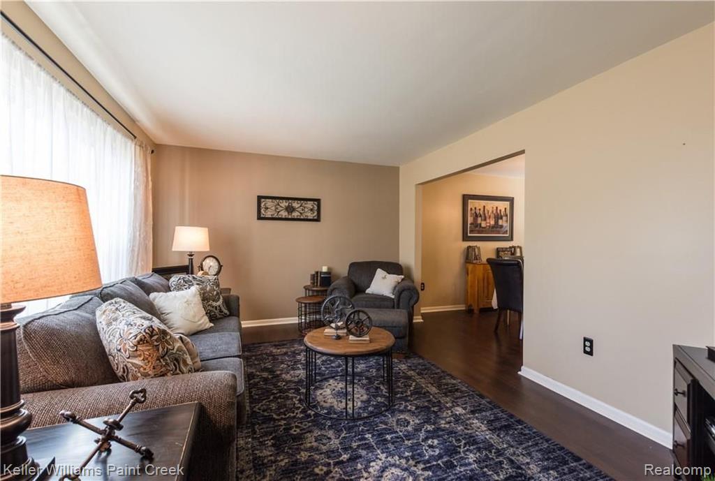416 Ivy Wood Court Rochester Hills, MI 48307 - Photo 6 of 32