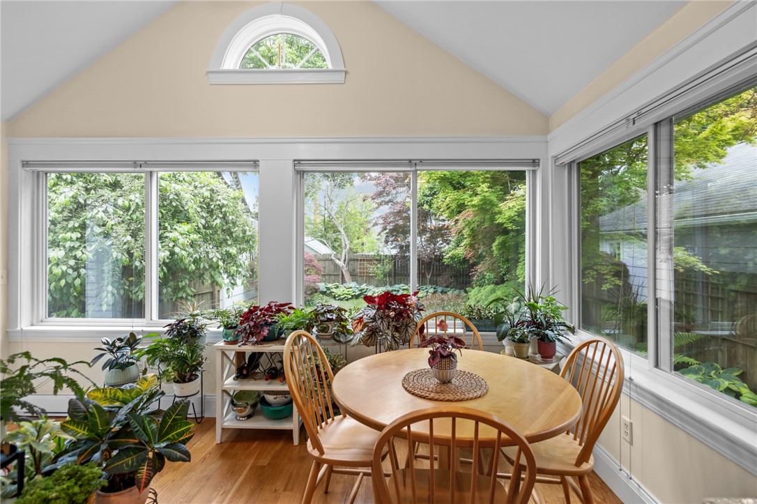 77 Friendly Road Cranston, RI 02910 - Photo 8 of 30