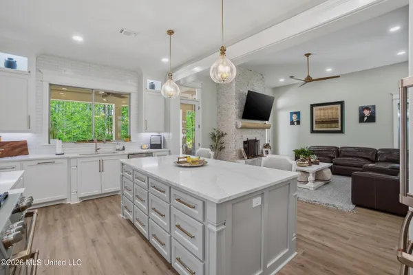 $749,900 | 16 Manatee, Hattiesburg, MS 39402
