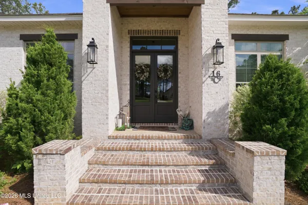 $749,900 | 16 Manatee, Hattiesburg, MS 39402