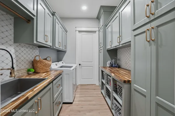 $749,900 | 16 Manatee, Hattiesburg, MS 39402