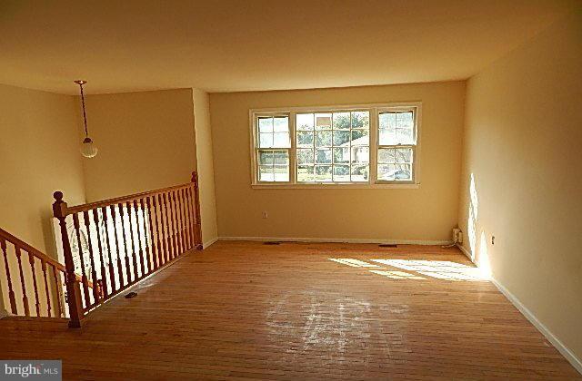 2000 Ode Road District Heights, MD 20747 - Photo 3 of 18 Living Room