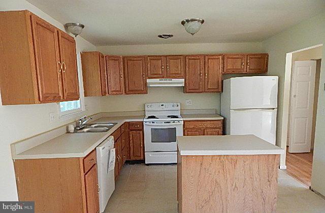 2000 Ode Road District Heights, MD 20747 - Photo 4 of 18 Kitchen