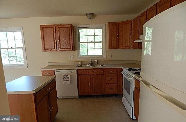 2000 Ode Road District Heights, MD 20747 - Photo 5 of 18 Kitchen