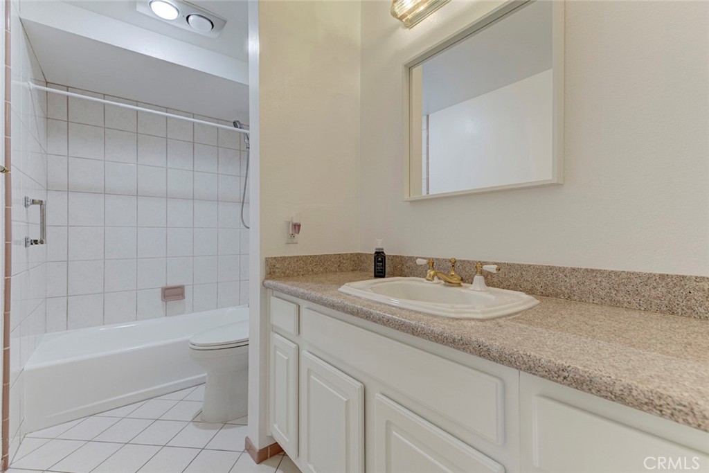 1325 Valley View Road, Unit 301 Glendale, CA 91202 - Photo 25 of 43