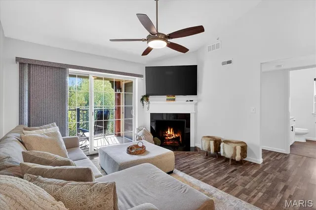 $245,000 | 334 Bordeaux Way, St. Peters, MO 63376