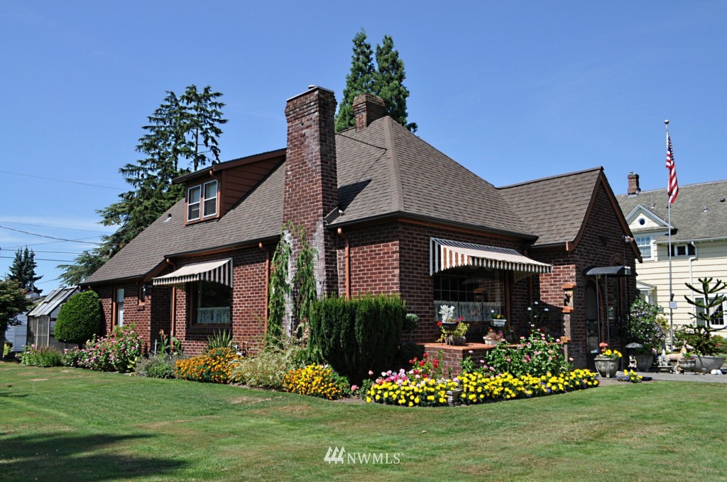 1818 Rucker Avenue Everett, WA 98201 - Photo 1 of 20