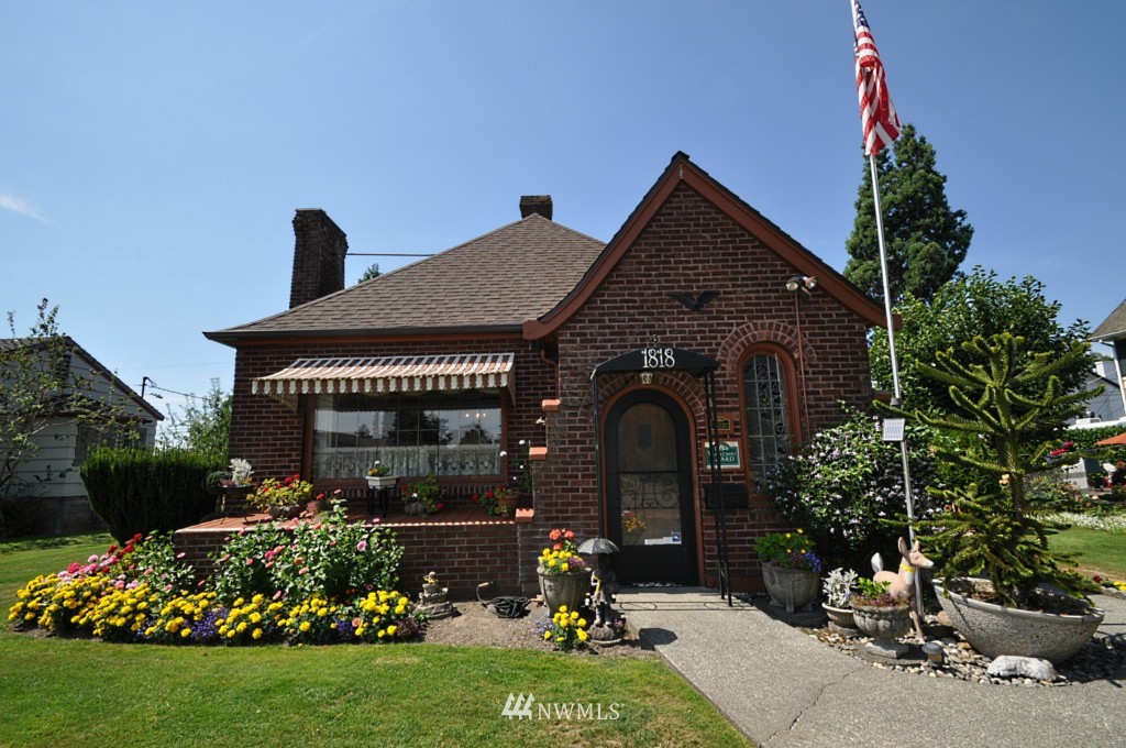 1818 Rucker Avenue Everett, WA 98201 - Photo 6 of 20