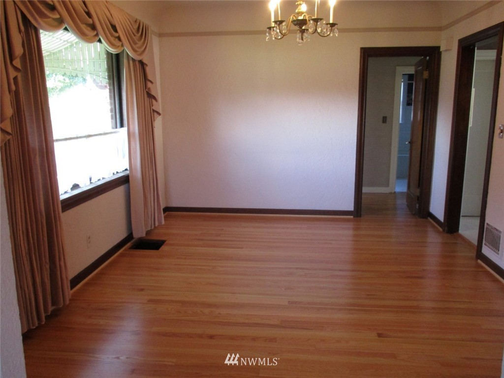 1818 Rucker Avenue Everett, WA 98201 - Photo 10 of 20