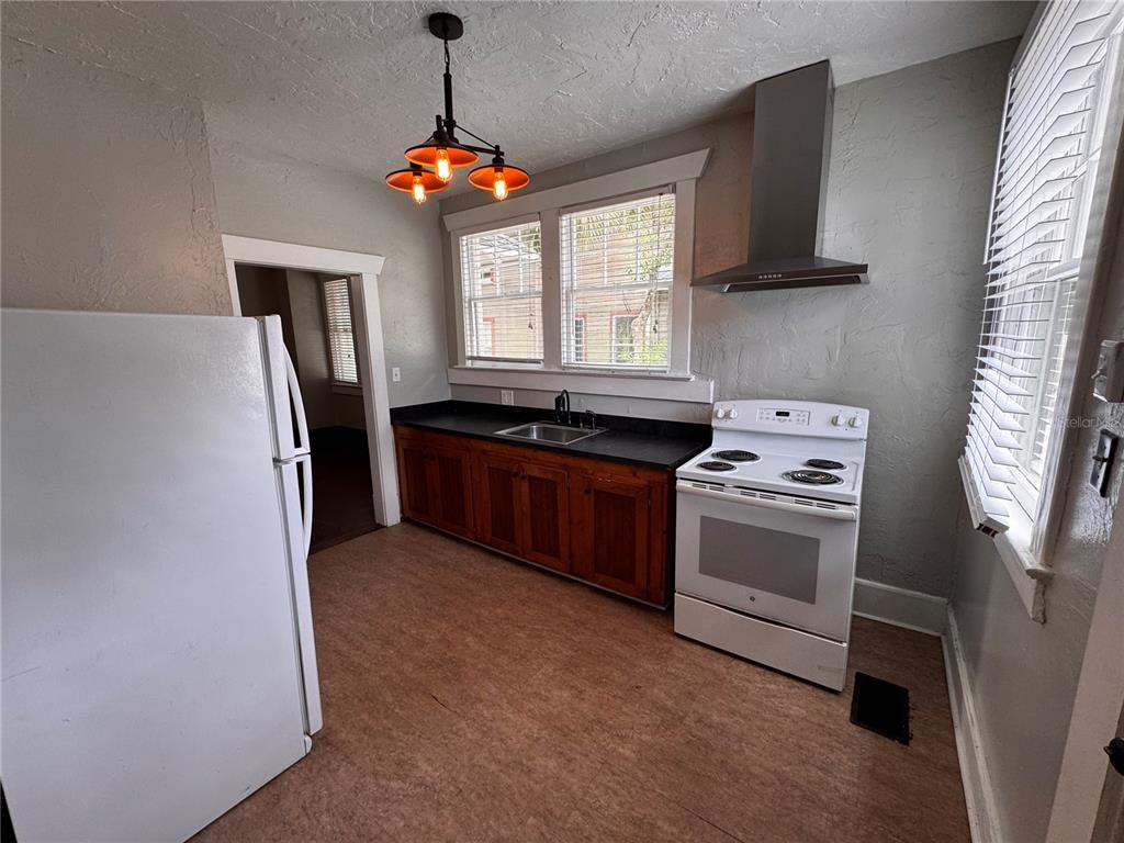 210 West Wisconsin Avenue, Unit A Deland, FL 32720 - Photo 4 of 11