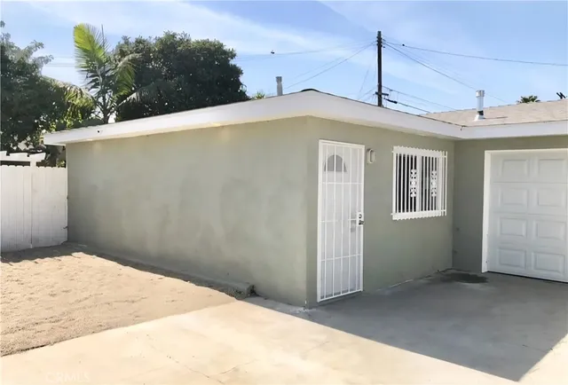 $749,000 | 352 West Peach Street, Compton, CA 90222