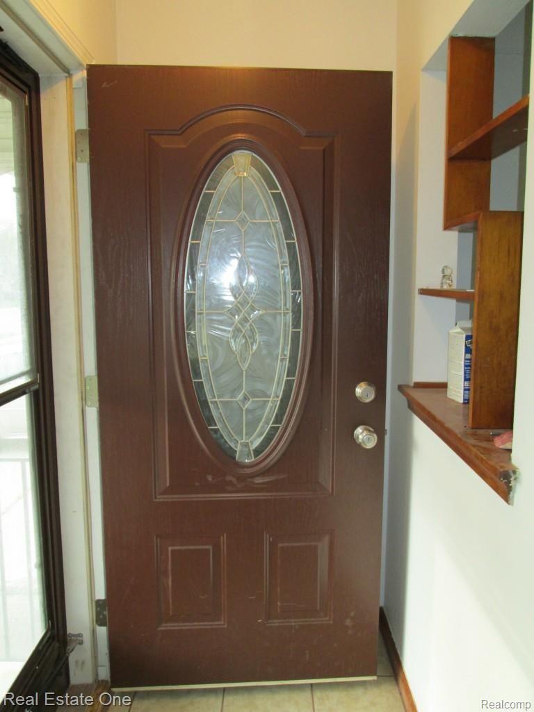 6126 Henry Ruff Road Garden City, MI 48135 - Photo 9 of 18 Leaded Glass entry door