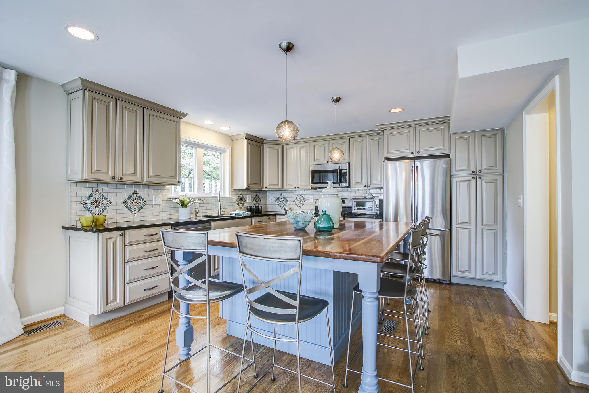 9909 Cherry Tree Lane Silver Spring, MD 20901 - Photo 16 of 45 Great for the Chef!